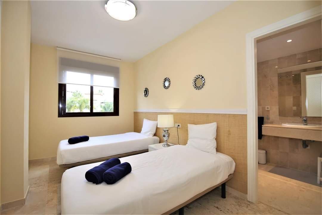 Wonderful 2 bed 2 bath investment apartment on Costalita (Marbella Costa del Sol)