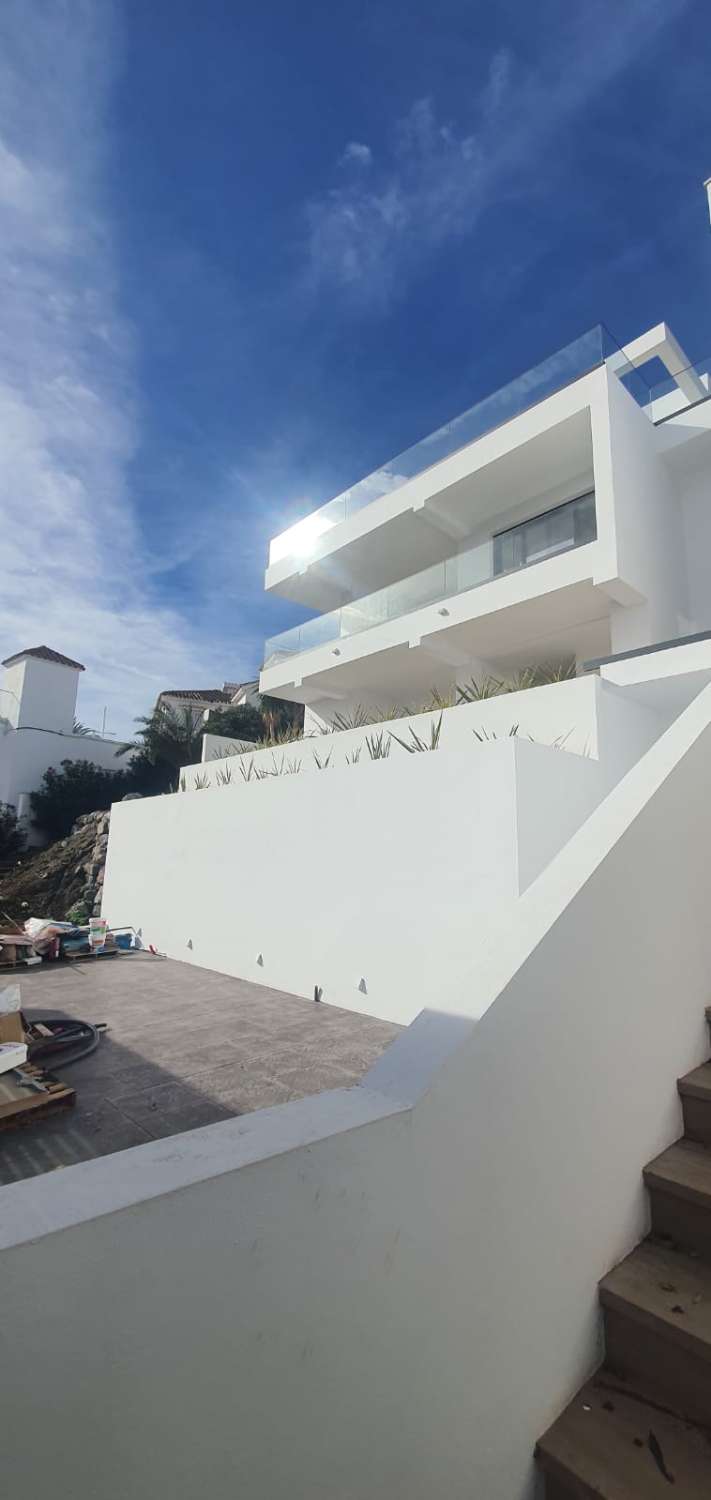 4 bedroomed new, luxury independent villa with sea views and priate pool
